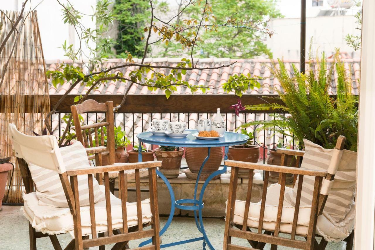 Stylish Flat With Veranda In The Heart Of Афины Экстерьер фото