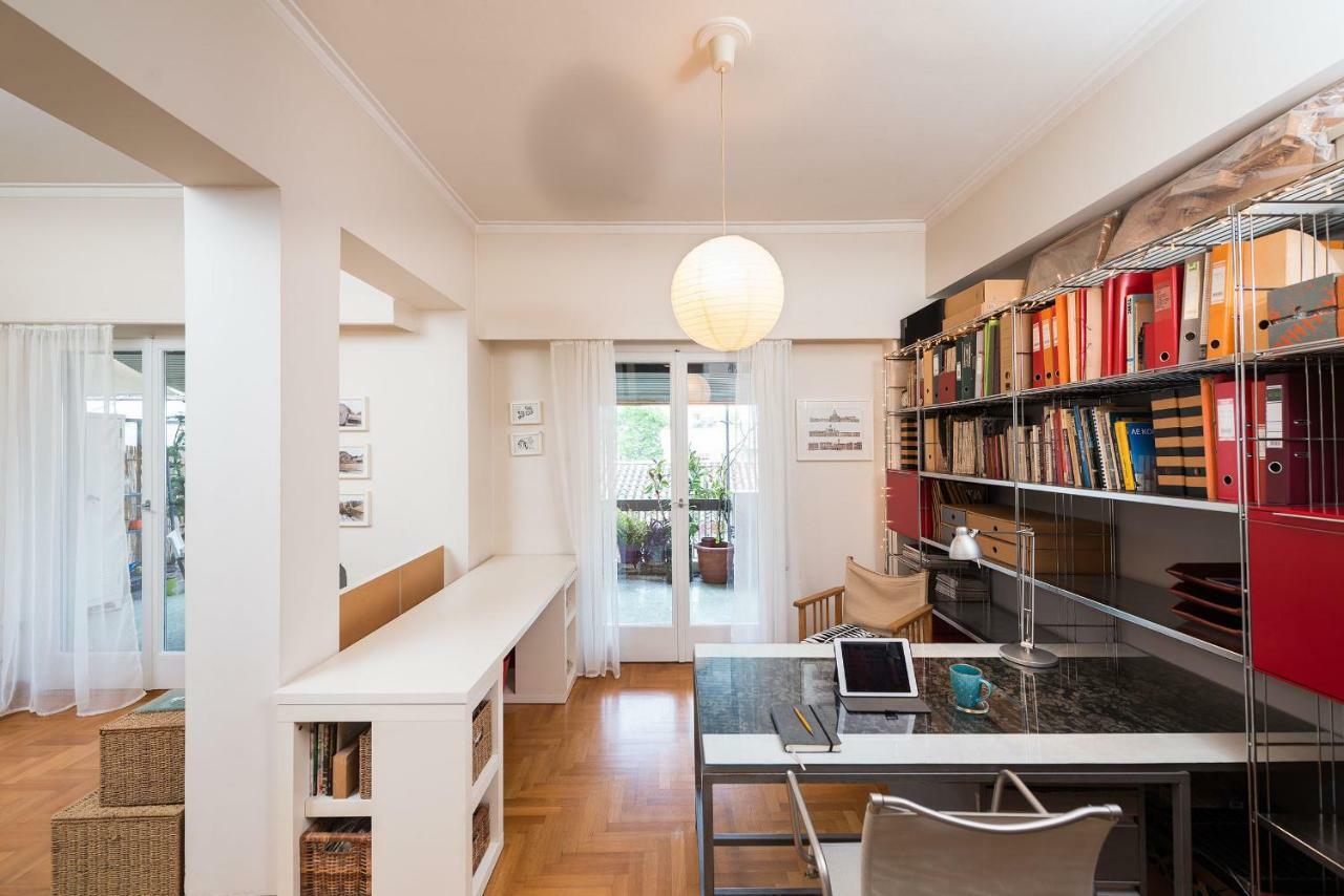 Stylish Flat With Veranda In The Heart Of Афины Экстерьер фото