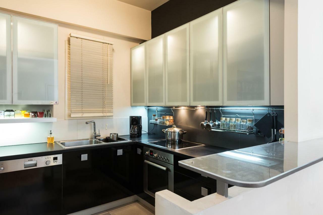 Stylish Flat With Veranda In The Heart Of Афины Экстерьер фото